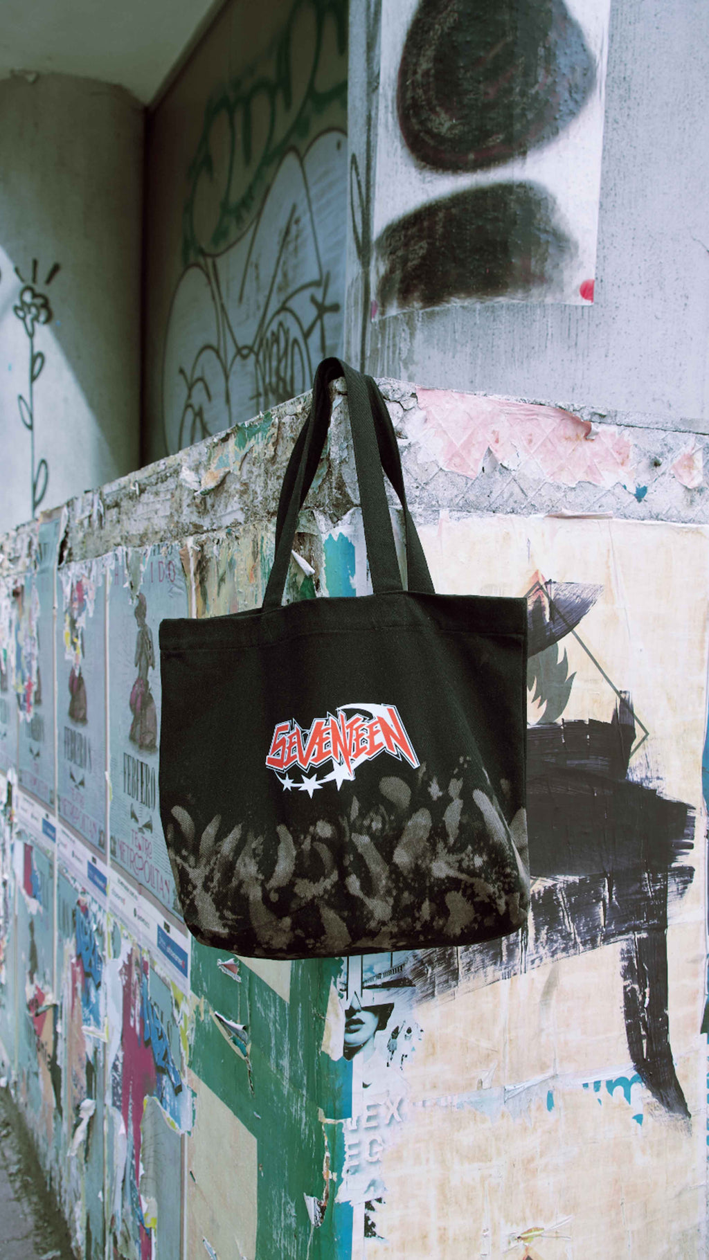 Seventeen Bolsa Tote Bag