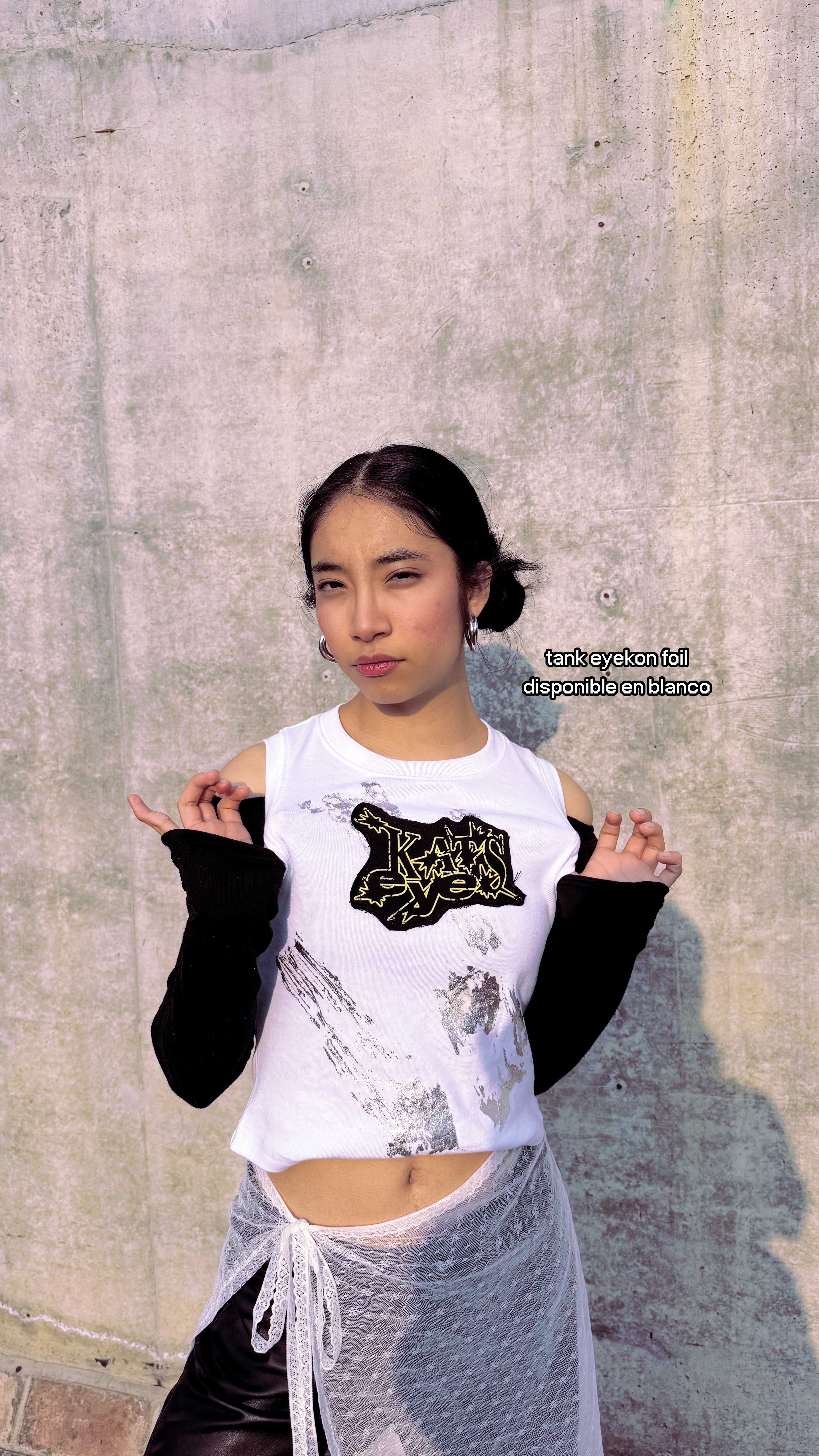 Katseye Playera Asimetrica Eyekon