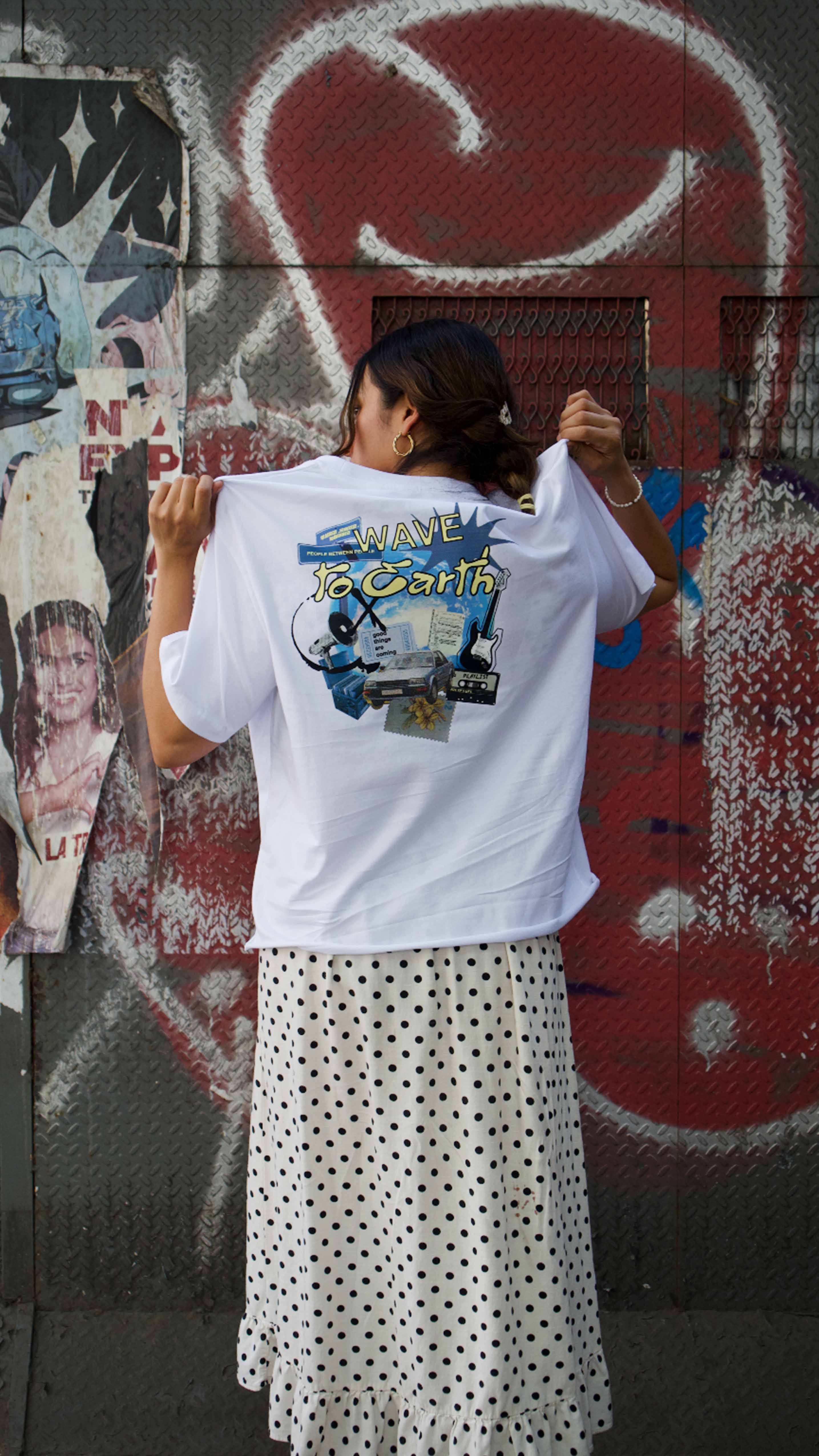 Wave To Earth Playera Oversize Tee